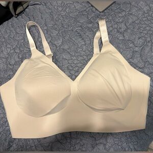 EBY Cream Wireless Seamless Bra